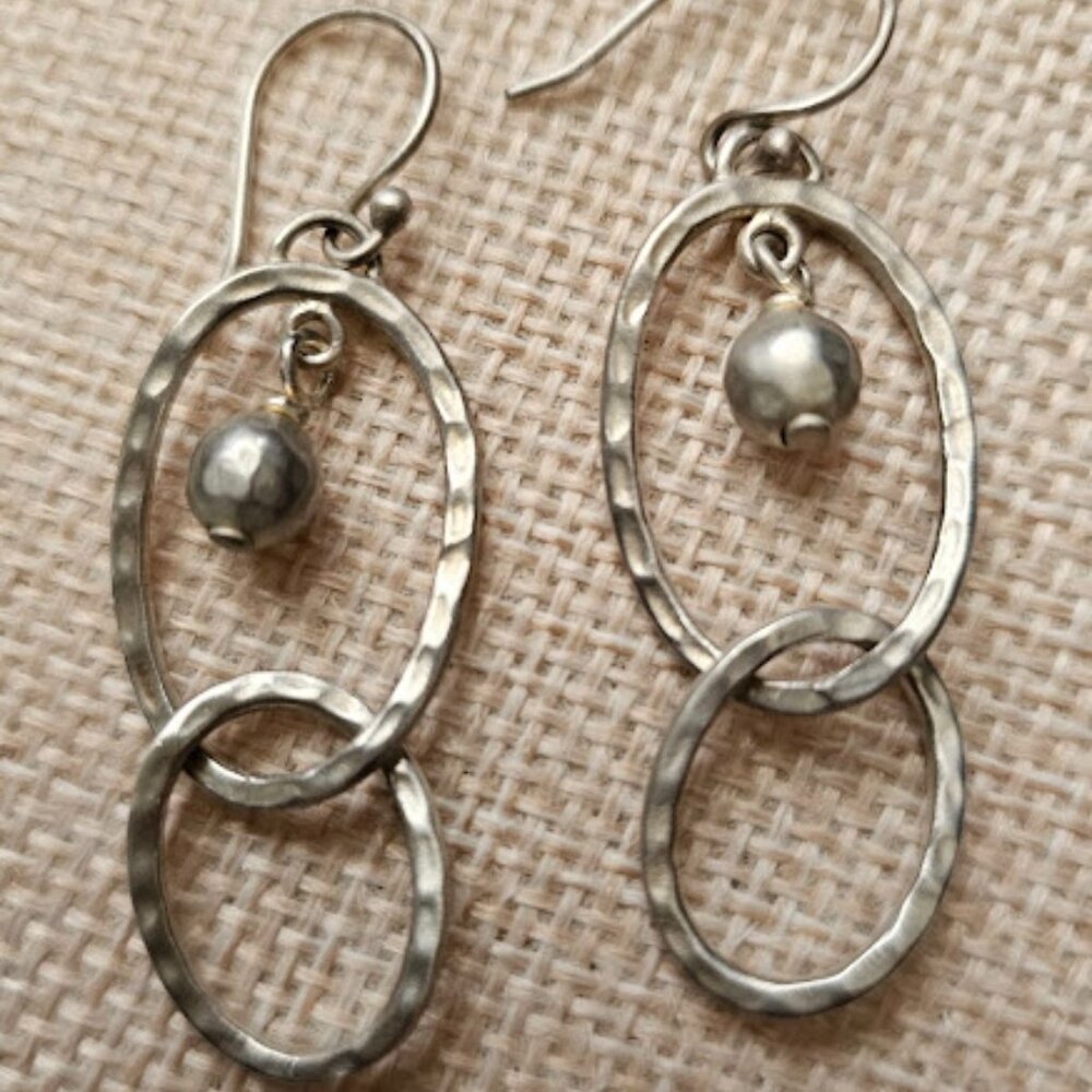 Silpada W1755 Matte Hammered Sterling Silver Link Earrings Dangle • Like New
